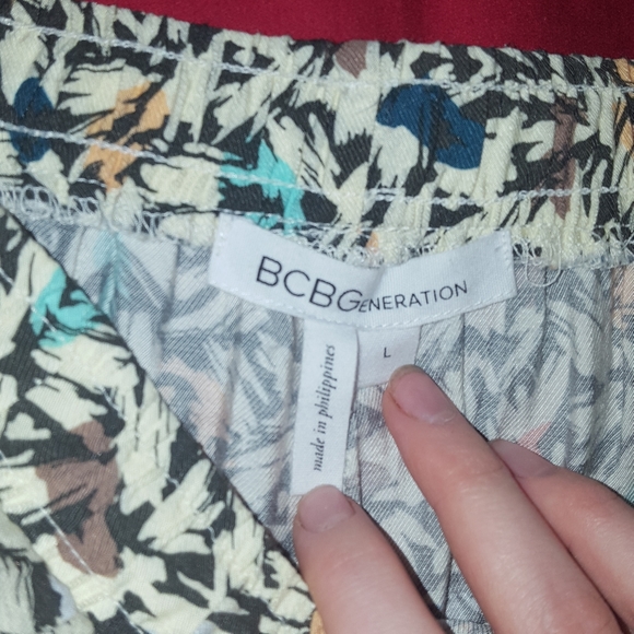 2/$20 Designer Skort Booty Shorts Geometric print - Picture 3 of 7